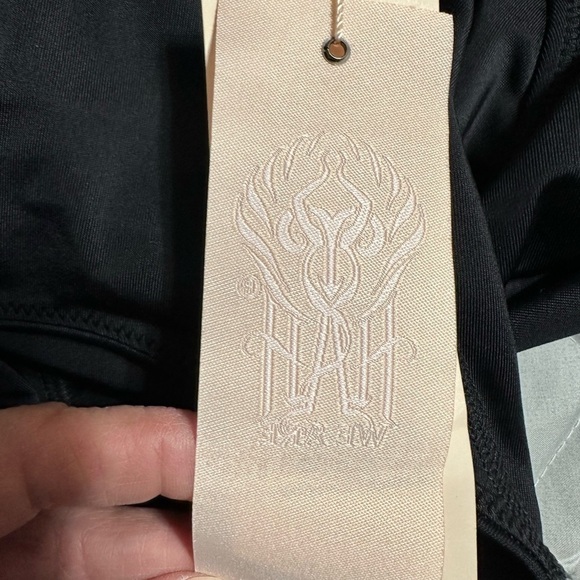 We Are HAH Gloves Off One Piece Swimsuit/Bodysuit, Size XS (v) - Picture 7 of 10